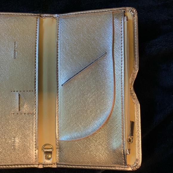 Rose gold shimmer shiny passport travel wallet - Picture 4 of 6